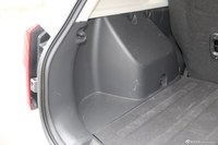 2014款指南者2.0L自动两驱豪华版