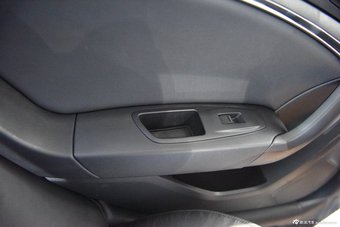 2015上海车展：奔腾B90