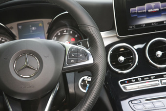 2015款奔驰C级C200 2.0T自动运动版 4MATIC