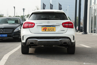 2015款奔驰GLA260 2.0T自动4MATIC 运动型