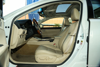 2013款雷克萨斯ES 250自动豪华型