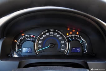 2015款凯美瑞2.0E精英版