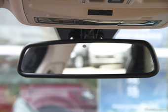 2015款捷豹XJL 2.0T两驱典雅商务版