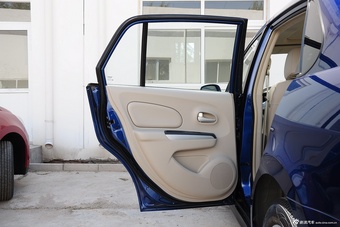 2015款启辰D50 1.6L自动豪华版