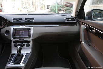 2013款迈腾2.0TSI尊贵型