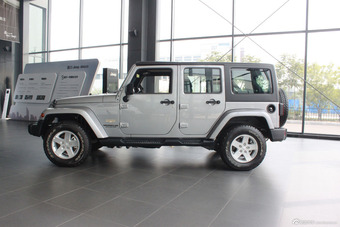 2014款牧马人柴油版到店实拍