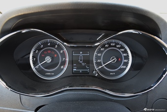 2016款宝骏560 1.8L手动舒适型