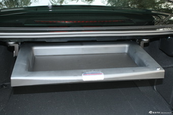 2014款奔驰E 300L运动轿车图片