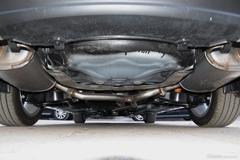 2016款奔腾B70 2.0L自动十周年纪念版