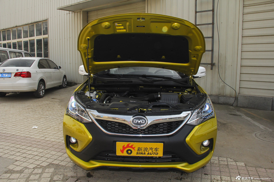 2016款比亚迪宋2.0TID自动尊贵型