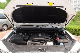 2015款萨瓦纳2.8T手动四驱柴油豪华版5座