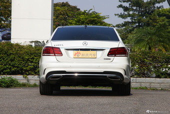 2015款奔驰E260L 2.0T自动豪华型运动轿车