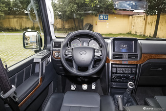 2016年北京BJ80 2.3T手动尊贵版