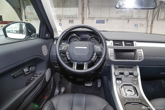 2015款揽胜极光2.0T自动智耀版