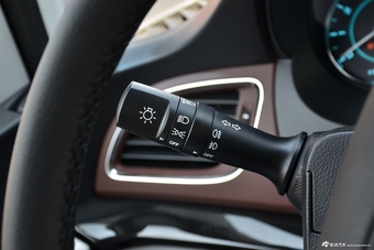 2016款瑞风M52.0T自动汽油商务版