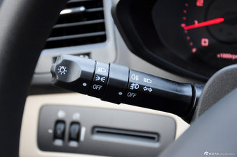 2013款风云2两厢实拍