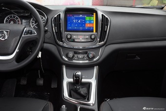 2015款宝骏560 1.8L手动精英型