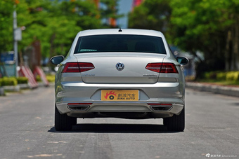 2017款迈腾2.0T自动380TSI DSG旗舰型