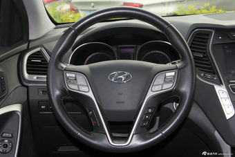 2013款改款全新胜达 2.0T 自动四驱顶级型