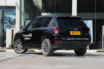 2014款指南者改款2.4L自动四驱豪华导航版