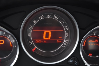 2015款雪铁龙C4L 1.2T自动尊贵版