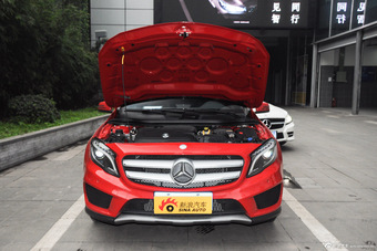 2016款奔驰GLA级 GLA260 2.0T自动4MATIC运动型图片