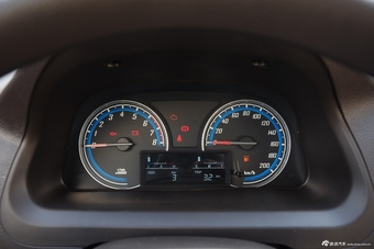 2015款宝骏730 1.8L手动舒适型