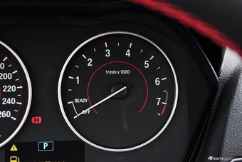 2014款宝马2系220i运动设计套装