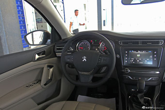 2014款东风标致408 1.6T自动尊贵版