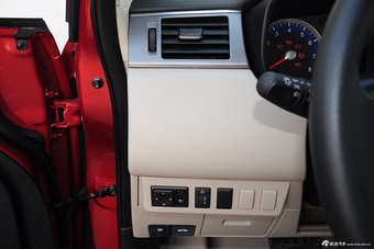 2015款启辰R50 1.6L自动豪华版