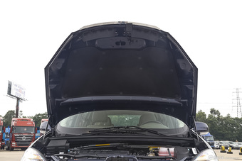 2014款GL8商务车2.4L自动经典版