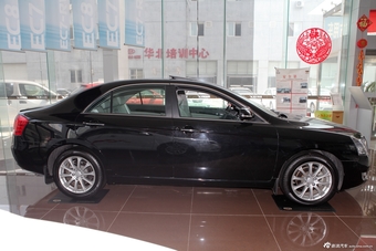2013款吉利EC8 2.4L自动尊贵型
