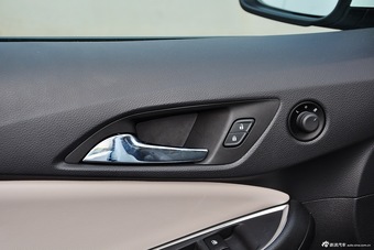 2015款科鲁兹1.4T自动精英版