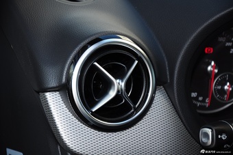 2015款奔驰B级B200时尚型