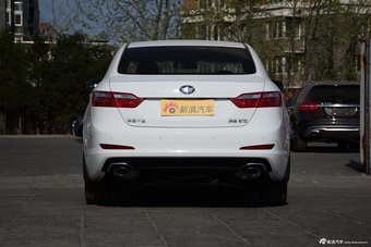 2016款奔腾B70 2.0L自动十周年纪念版