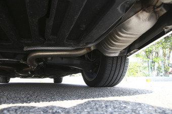 2015款奔驰E260L 2.0T自动豪华型运动轿车