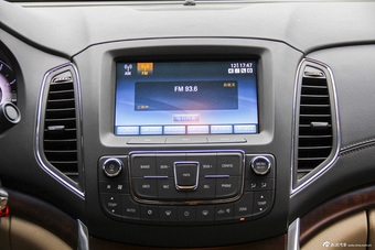 2015款荣威950 1.8T自动精英版