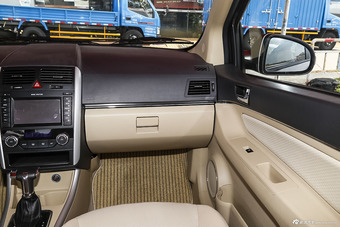 2015款 绅宝D20 1.5L自动三厢乐尚版