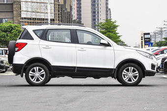 2016款北汽幻速S2 1.5L手动舒适型国V