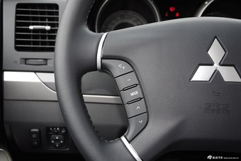 2016款帕杰罗（进口）3.0L自动尊贵版 国5