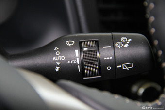 2016款雷克萨斯RX 2.0T自动200t两驱精英版