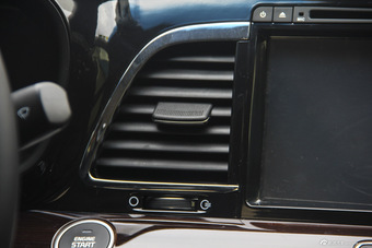 2015款起亚K4 1.8L自动DLX Special