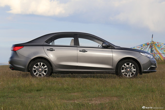 2015款荣威360 20T双离合旗舰版