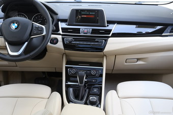 2015款宝马2系Active Tourer 218i 运动设计套装