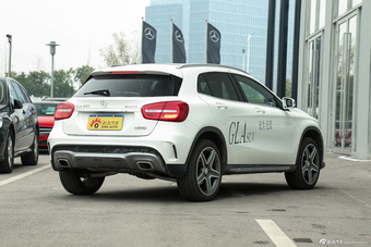 2015款奔驰GLA260 2.0T自动4MATIC 运动型