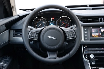 2016款捷豹XF 3.0T自动两驱风华版