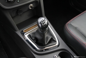 2014款北汽幻速S2豪华型