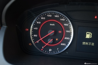 2016款上汽大通G10 2.0T自动豪华版