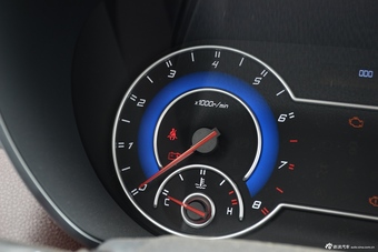 2016款海马V70 2.0L手动适·宜型 5座