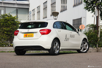 2015款奔驰A180 1.6T自动